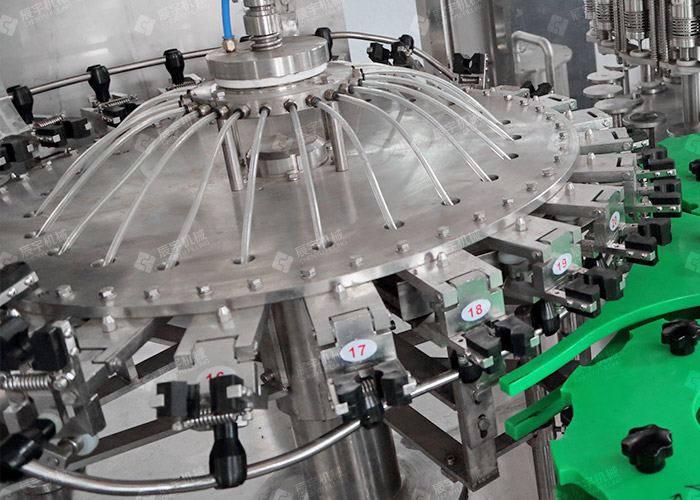 三合一白酒灌裝機(jī) 三合一白酒灌裝機(jī)